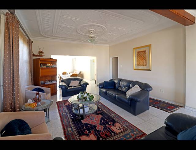 4 BEDROOM HOUSE FOR SALE IN CROSBY